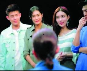 群众怼明星吃瓜,明星吃相引热议，网友犀利点评