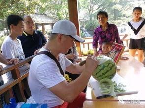 一堆吃瓜群众围观,揭秘热门事件背后的真相