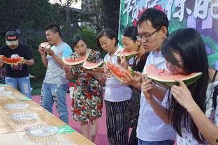 东莞吃瓜群众围观图片高清,吃瓜群众围观，高清图片记录一幕幕人间百态